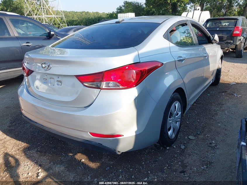 5NPDH4AE7GH794939 2016 HYUNDAI ELANTRA photo no. 4