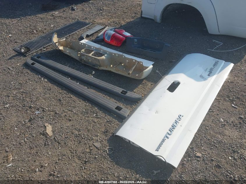 2005 Toyota Tundra Limited V8 VIN: 5TBDT48145S466587 Lot: 42887365