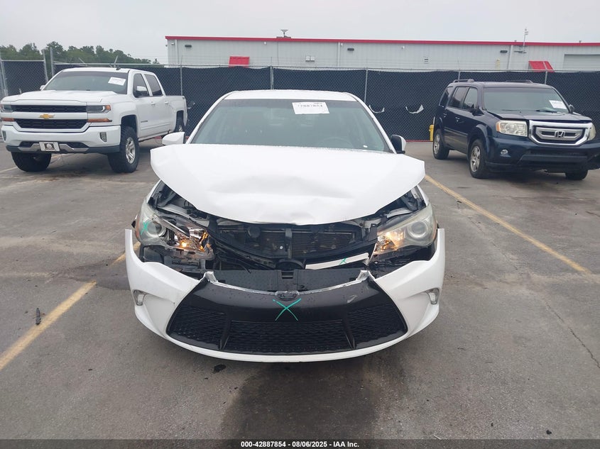 2015 Toyota Camry Se VIN: 4T1BF1FK2FU077584 Lot: 42887854