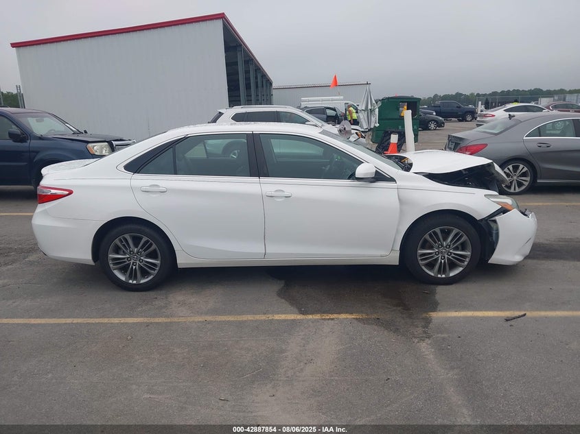 2015 Toyota Camry Se VIN: 4T1BF1FK2FU077584 Lot: 42887854