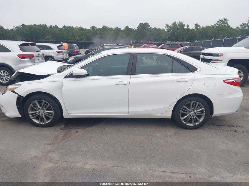 2015 Toyota Camry Se VIN: 4T1BF1FK2FU077584 Lot: 42887854