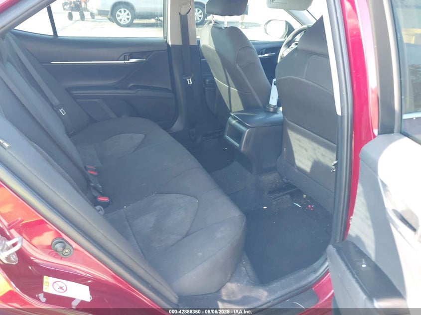 2018 Toyota Camry Le VIN: 4T1B11HK7JU643324 Lot: 42888360