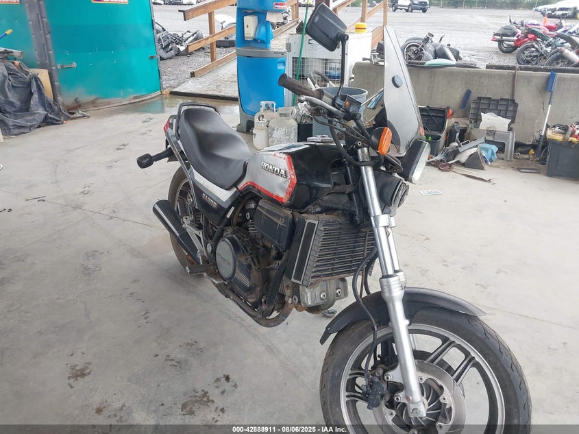 JH2RC2200EM001499 HONDA VF700 Photo 1