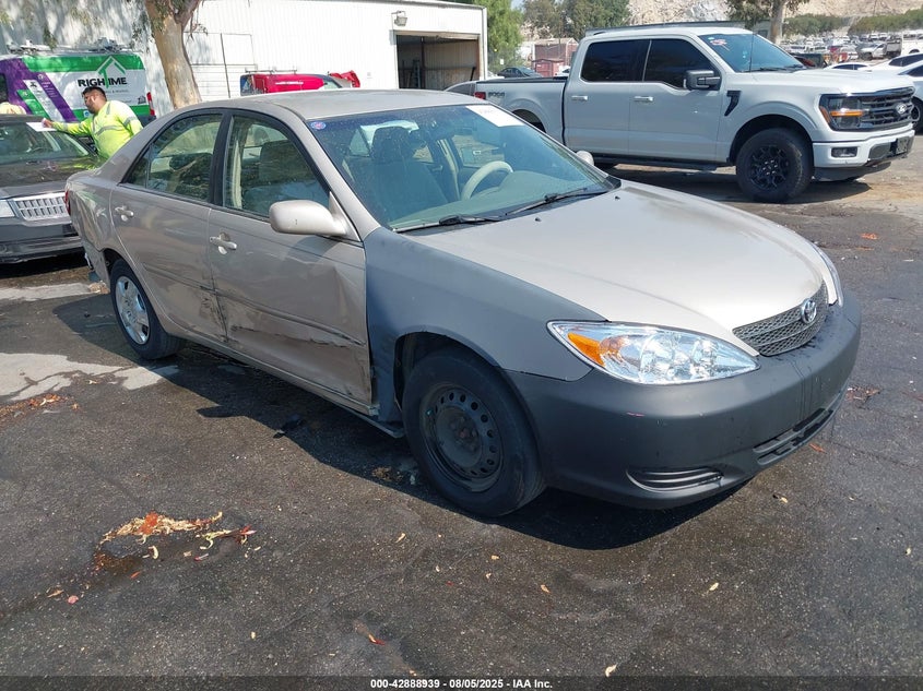 4T1BE32K04U887555 2004 Toyota Camry Le auction photo 1