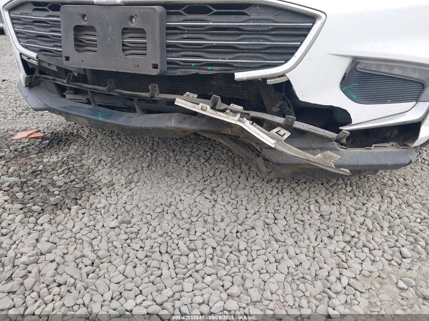 2018 CHEVROLET MALIBU LT - 1G1ZD5ST2JF142972