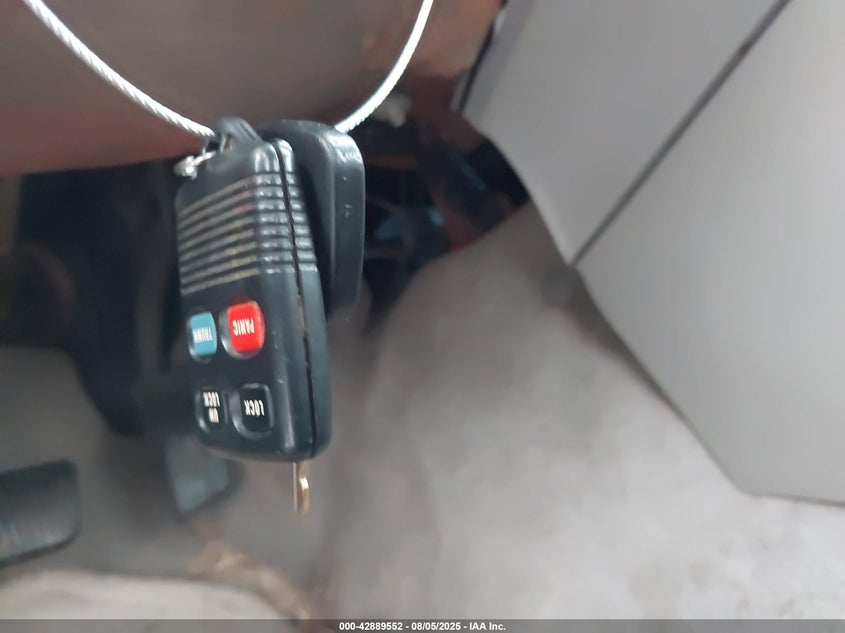 1998 Ford Mustang VIN: 1FAFP404XWF108265 Lot: 42889552