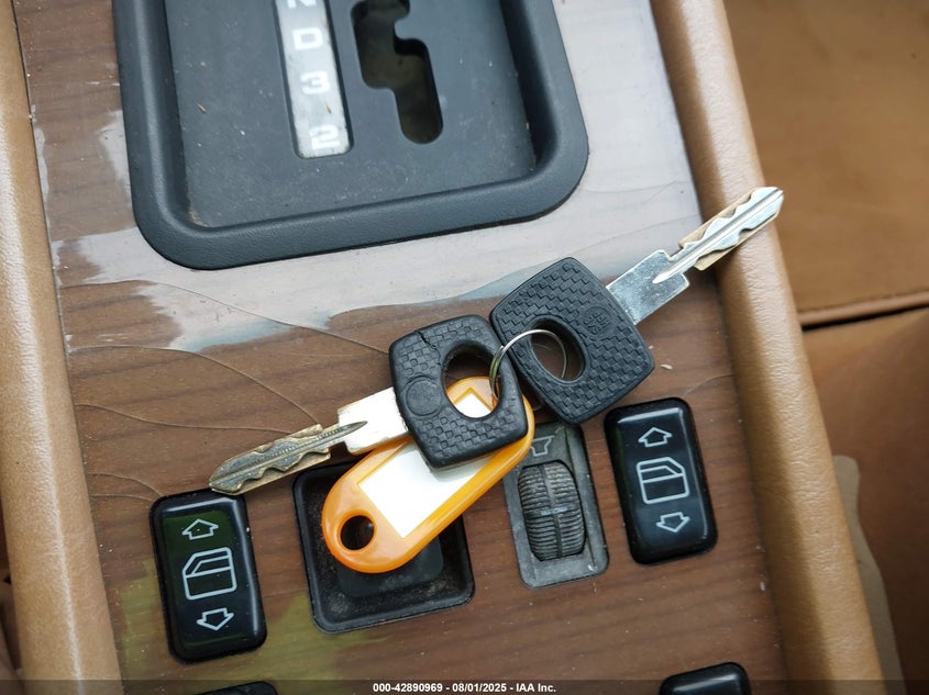 1989 Mercedes-Benz 260 E VIN: WDBEA26D1KA822228 Lot: 42890969