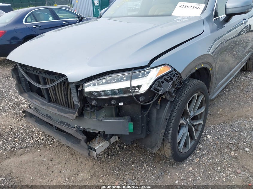 2017 VOLVO XC90 T6 MOMENTUM - YV4A22PK5H1134362