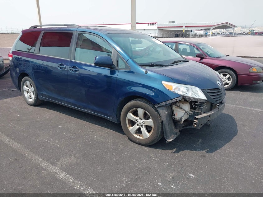 5TDKK3DC8CS242657 2012 Toyota Sienna Le V6 8 Passenger auction photo 1