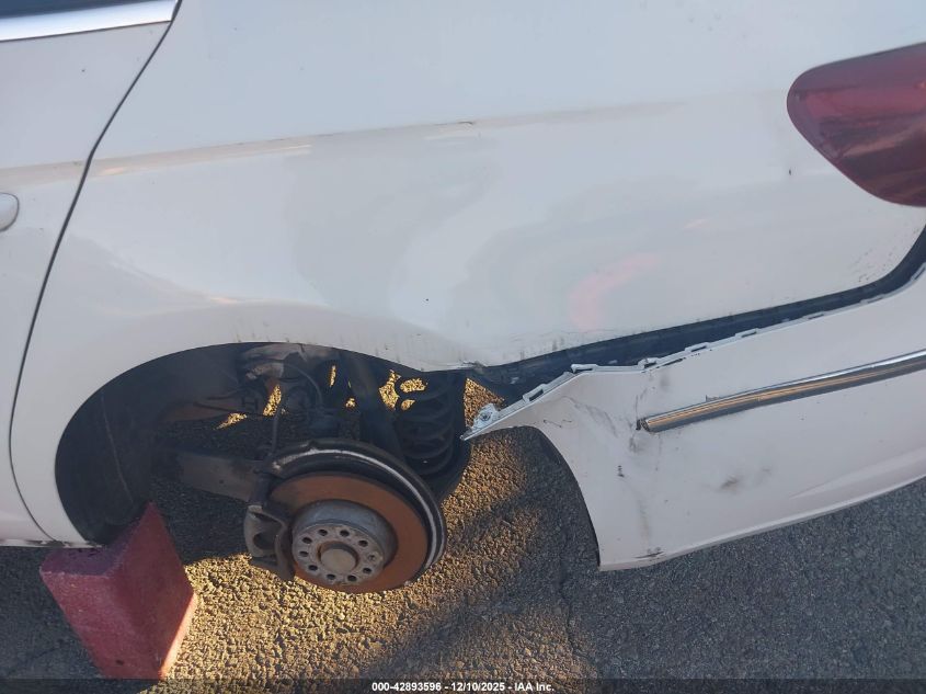 2014 Volkswagen Cc 2.0T R-Line VIN: WVWBP7AN4EE539075 Lot: 42893596