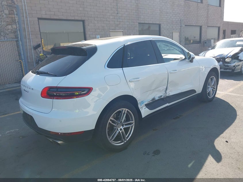 2017 PORSCHE MACAN S - WP1AB2A52HLB10111