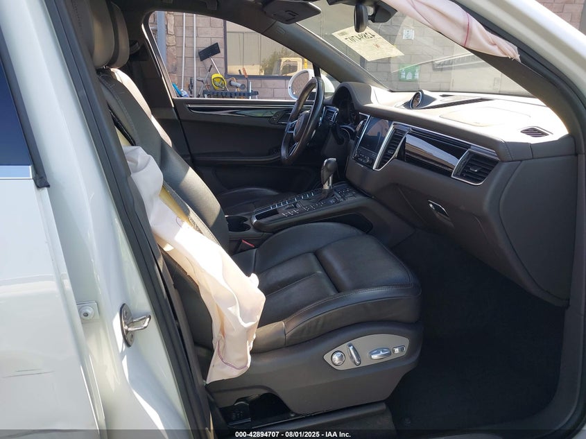 2017 PORSCHE MACAN S - WP1AB2A52HLB10111