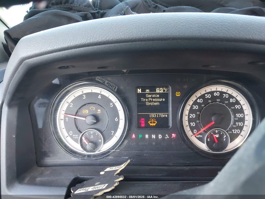 2017 RAM 1500 SLT  4X2 6'4 BOX - 1C6RR6GT7HS679210