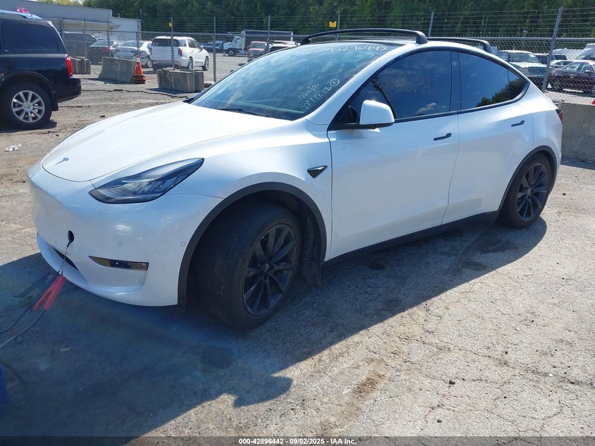2021 Tesla Model y Long Range Dual Motor All-wheel Drive White Lot 111042896442 Vin 5YJYGAEE2MF131043