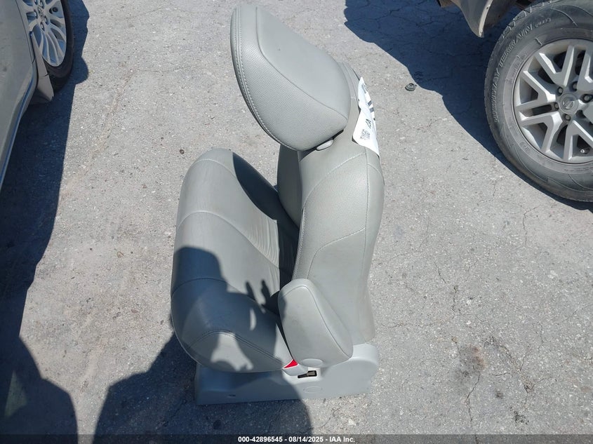 2013 TOYOTA SIENNA XLE V6 8 PASSENGER - 5TDYK3DC6DS374280