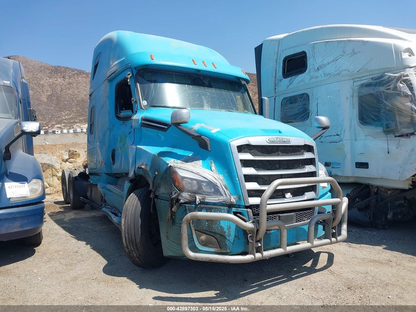 2021 FREIGHTLINER NEW CASCADIA 126  (VIN: 3AKJHHDR8MSMA9316)
