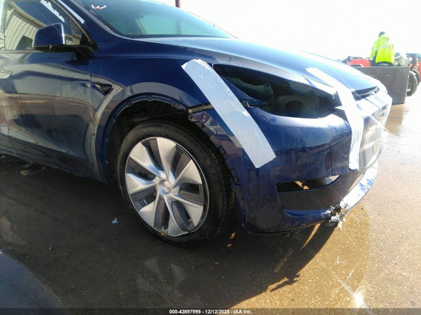 2024 Tesla Model Y Long Range Dual Motor All-Wheel Drive VIN: 7SAYGDEE7RA239148 Lot: 42897999