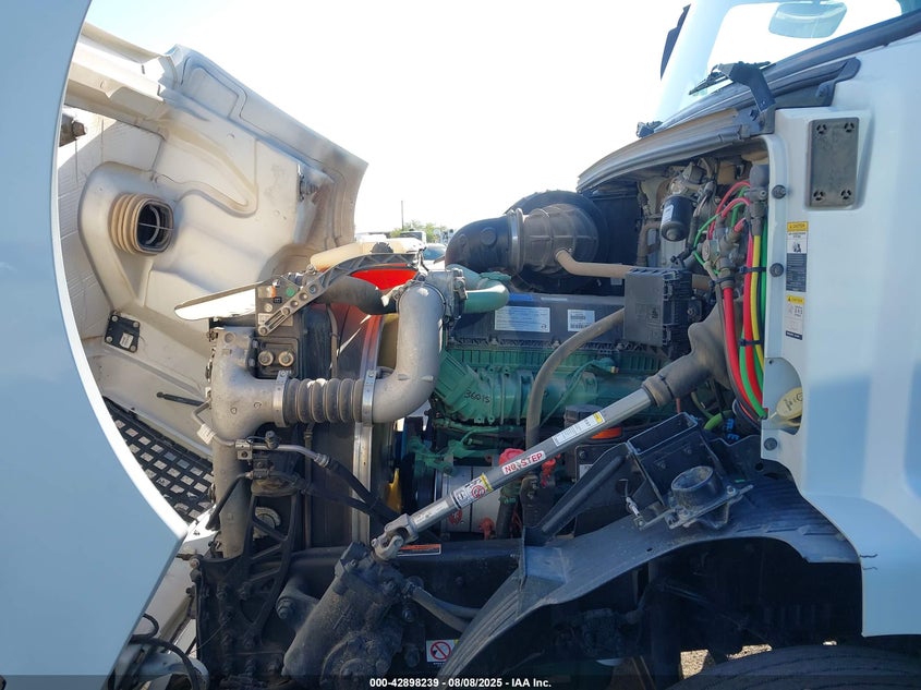 2018 Volvo Vnm VIN: 4V4MC9EG8JN895488 Lot: 42898239