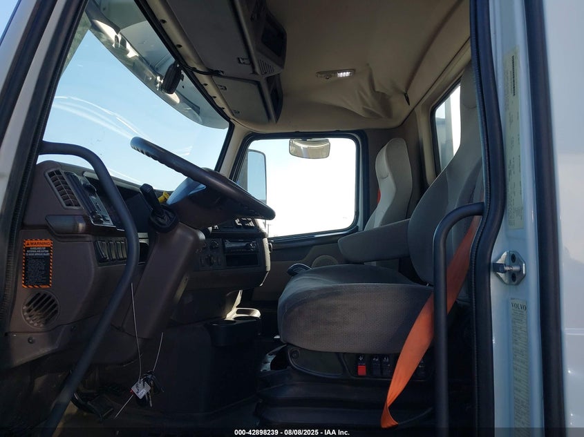 2018 Volvo Vnm VIN: 4V4MC9EG8JN895488 Lot: 42898239