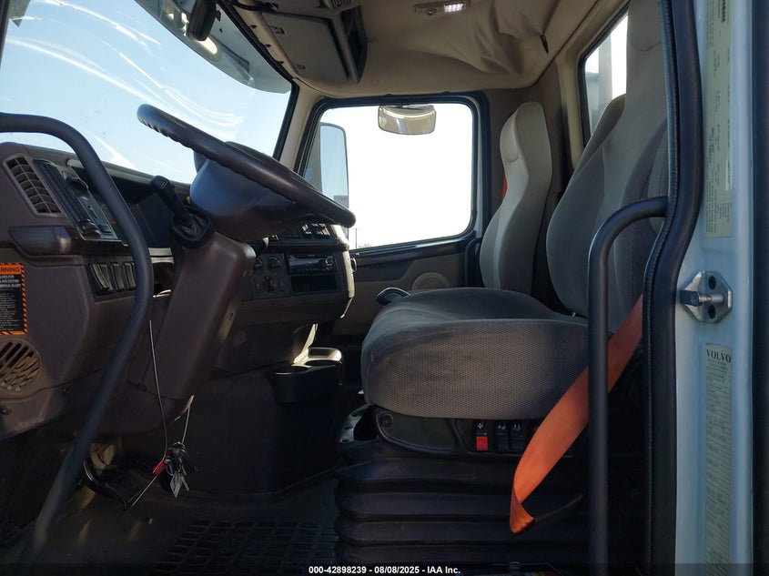 2018 Volvo Vnm VIN: 4V4MC9EG8JN895488 Lot: 42898239