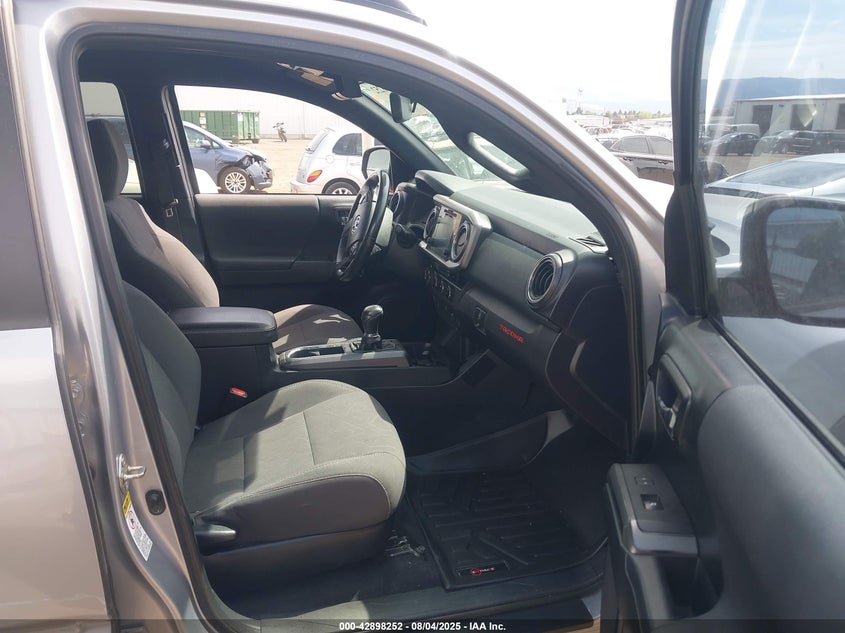 2017 Toyota Tacoma Trd Off Road/Trd Sport VIN: 5TFDZ5BN4HX018811 Lot: 42898252