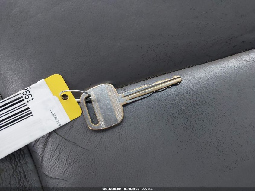 2003 Toyota Camry Le VIN: 4T1BE32K03U697561 Lot: 42898491