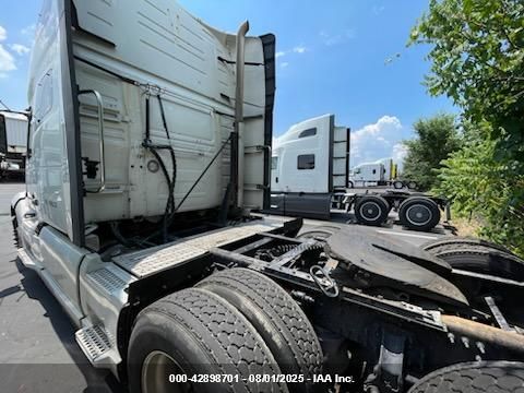 2019 Volvo VNL - 4V4NC9EH8KN209710