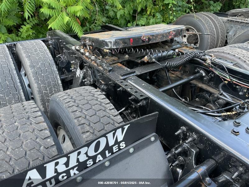 2019 Volvo VNL - 4V4NC9EH8KN209710