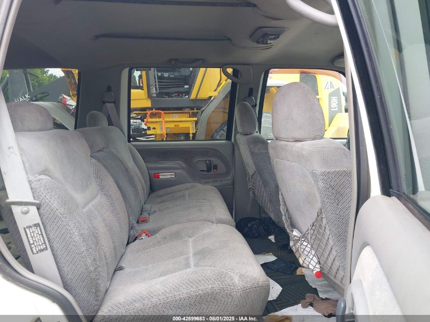 1998 GMC Yukon Sle VIN: 1GKEK13R1WJ735108 Lot: 42899683