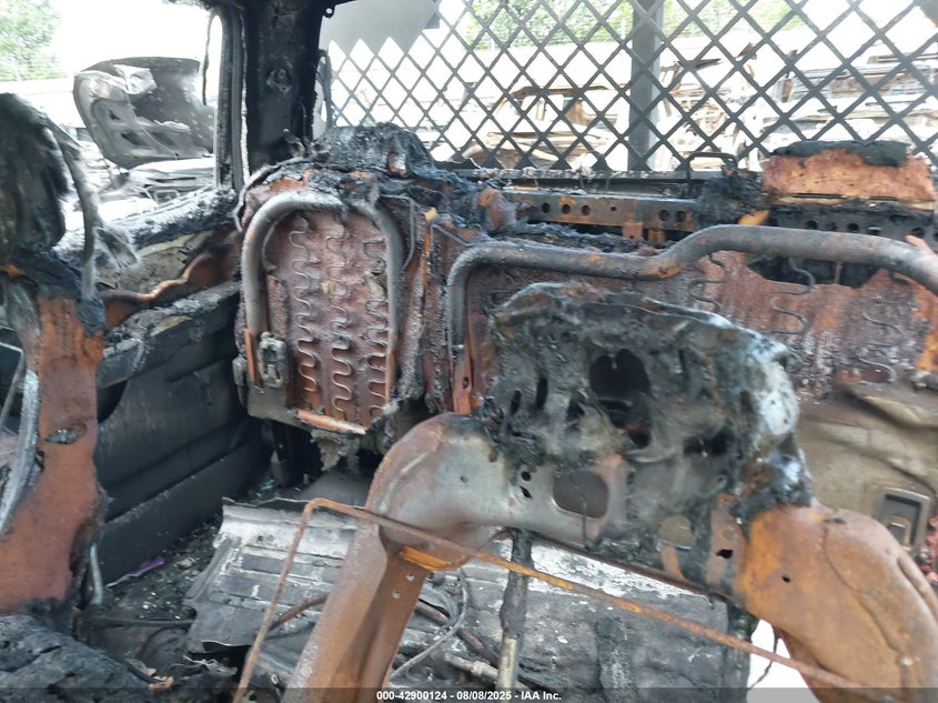 2015 Chevrolet Silverado 3500Hd Chassis Wt VIN: 1GB4KYCG0FF570061 Lot: 42900124