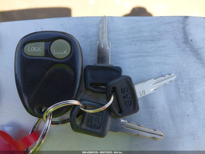 1998 Chevrolet C1500 Fleetside VIN: 2GBEC19M7W1272930 Lot: 42900129