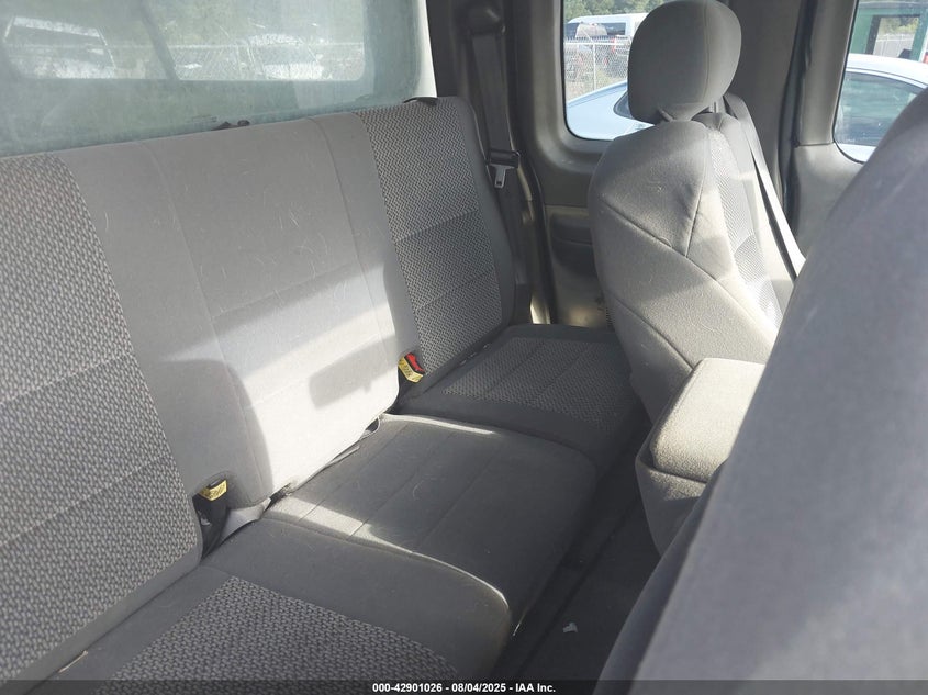 2004 Ford F-150 Heritage Xl/Xlt VIN: 2FTRX18W24CA49958 Lot: 42901026