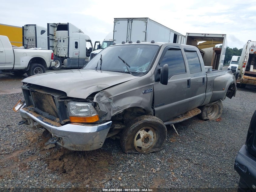 1FTWW33FX2EA90175 2002 FORD F350 photo no. 2