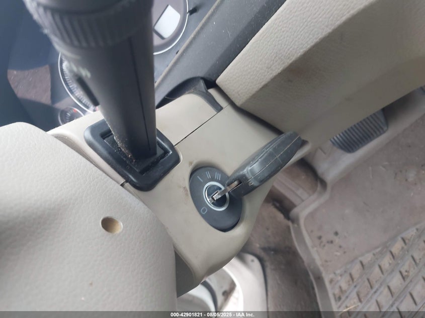 2005 Volvo V70 2.4 VIN: YV1SW640252471237 Lot: 42901821