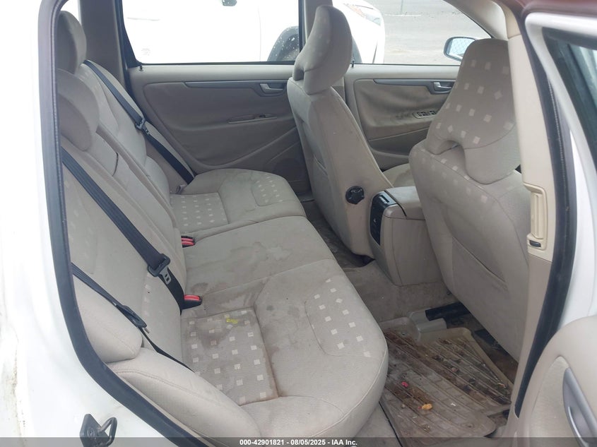 2005 Volvo V70 2.4 VIN: YV1SW640252471237 Lot: 42901821