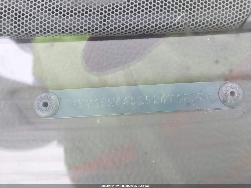 2005 Volvo V70 2.4 VIN: YV1SW640252471237 Lot: 42901821