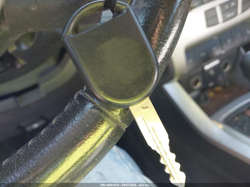 2008 Ford Focus Se/Ses VIN: 1FAHP35N78W238608 Lot: 42901835