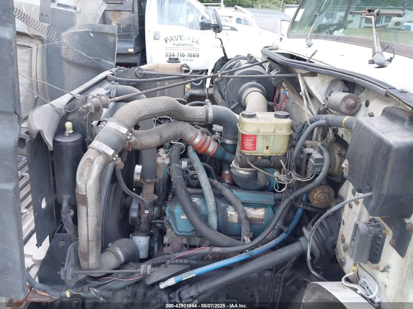 1998 International 4000 4700 VIN: 1HTSCABM3WH542339 Lot: 42901944