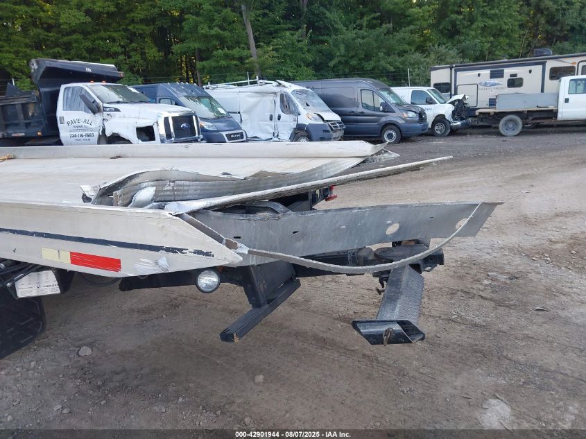 1998 International 4000 4700 VIN: 1HTSCABM3WH542339 Lot: 42901944