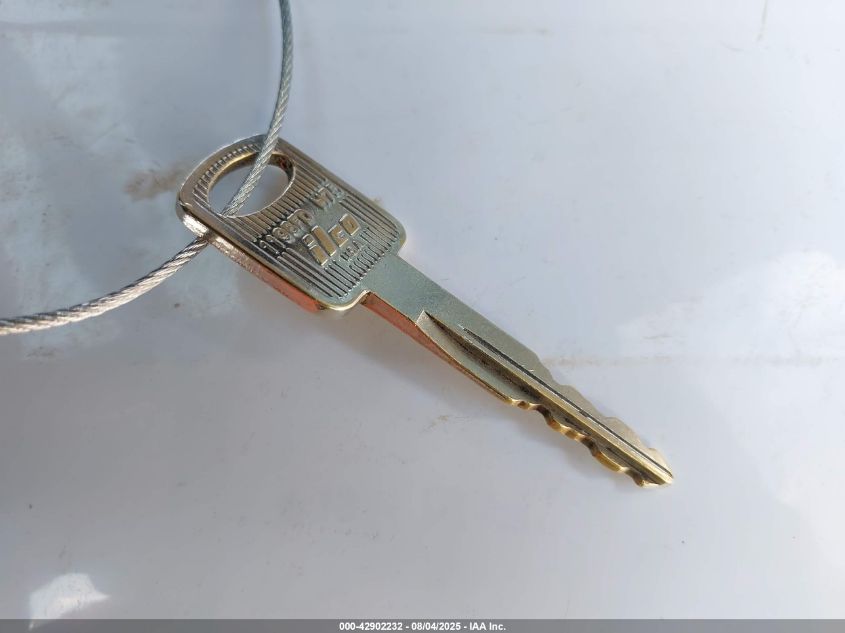 2001 Ford F-250 Xl/Xlt VIN: 1FTNF20L81EB33121 Lot: 42902232