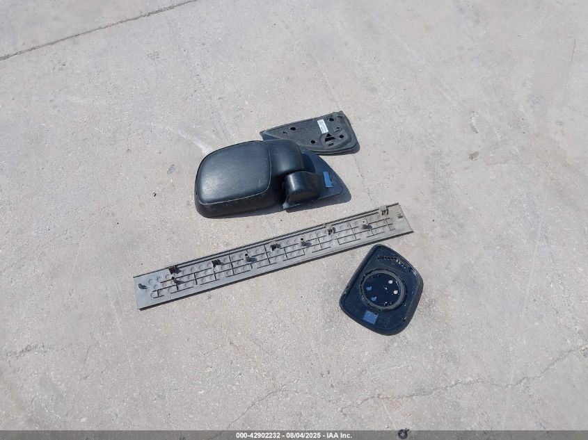 2001 Ford F-250 Xl/Xlt VIN: 1FTNF20L81EB33121 Lot: 42902232