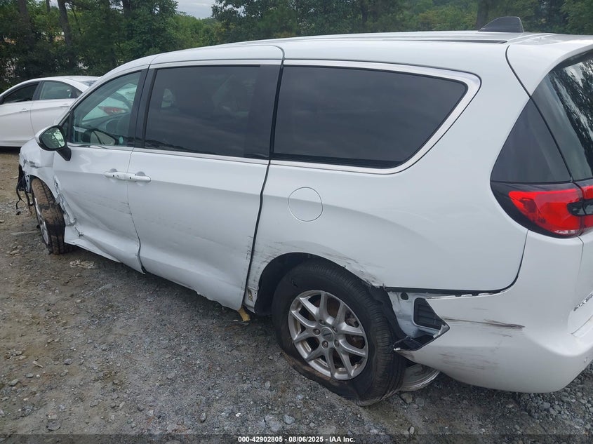 2023 Chrysler Pacifica Touring L VIN: 2C4RC1BG0PR601259 Lot: 42902805