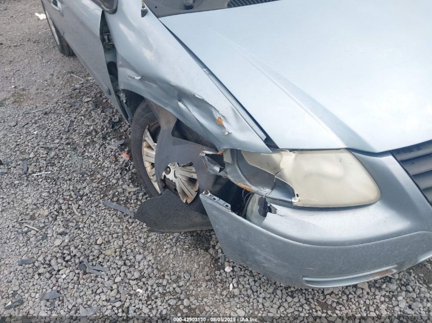 2005 Chrysler Town And Country VIN: ICHGP45R95B331484 Lot: 42903130