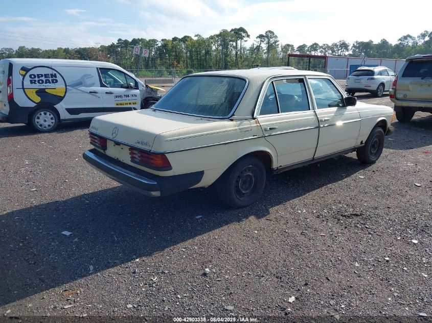 1981 Mercedes-Benz 240 D VIN: WDBAB23A5BB257384 Lot: 42903338