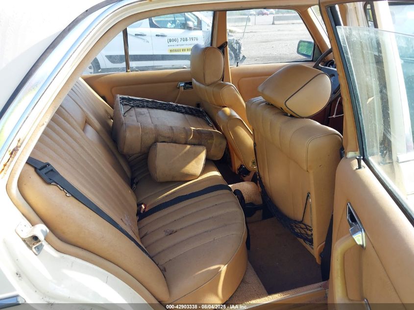 1981 Mercedes-Benz 240 D VIN: WDBAB23A5BB257384 Lot: 42903338