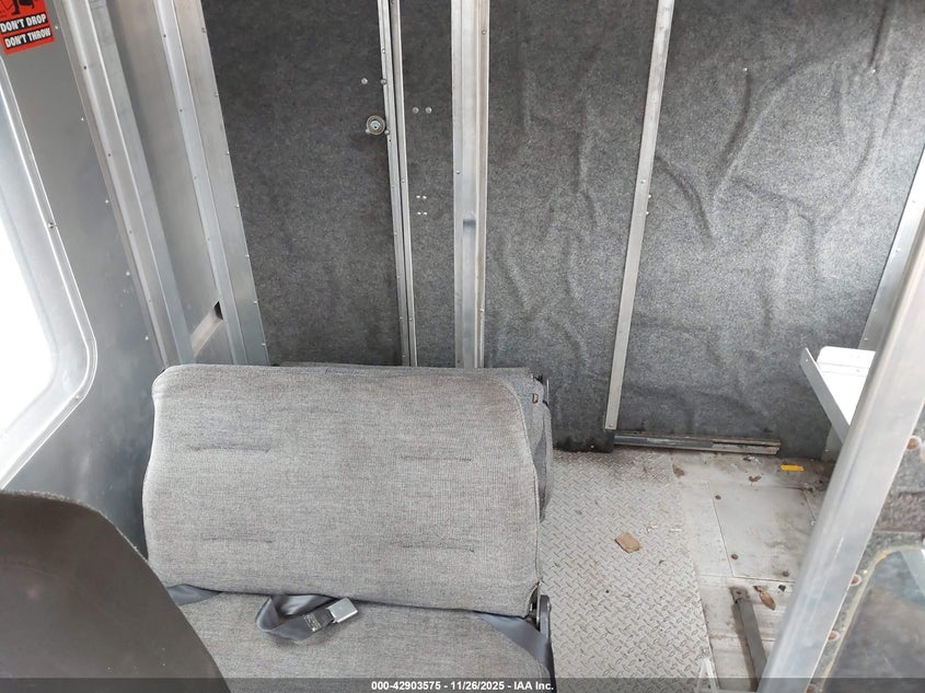 4UZA4FF44XCA61249 1999   photo no. 8