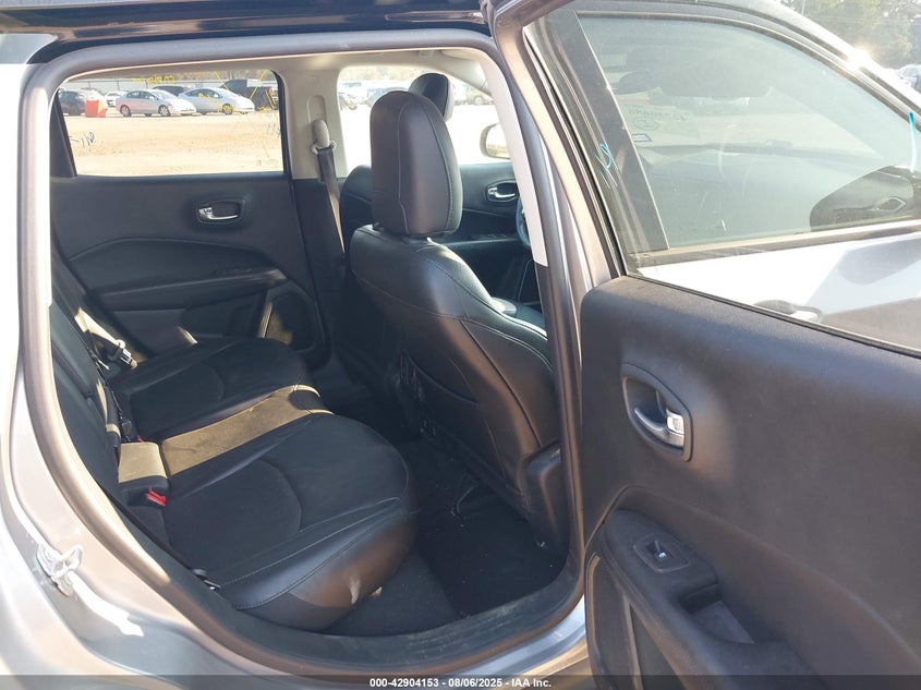 VIN 3C4NJCBB0KT613244 2019 JEEP COMPASS ALTITUDE FWD