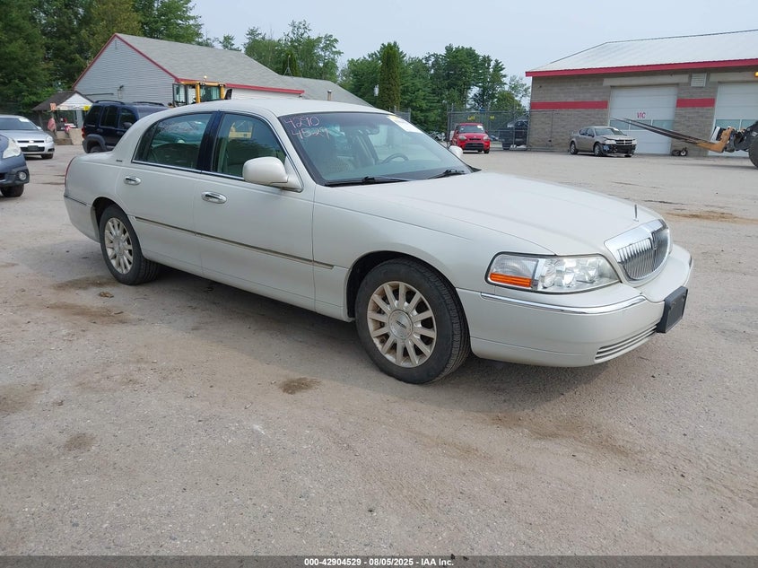 1LNHM81W27Y629856 2007 Lincoln Town Car Signature auction photo 1