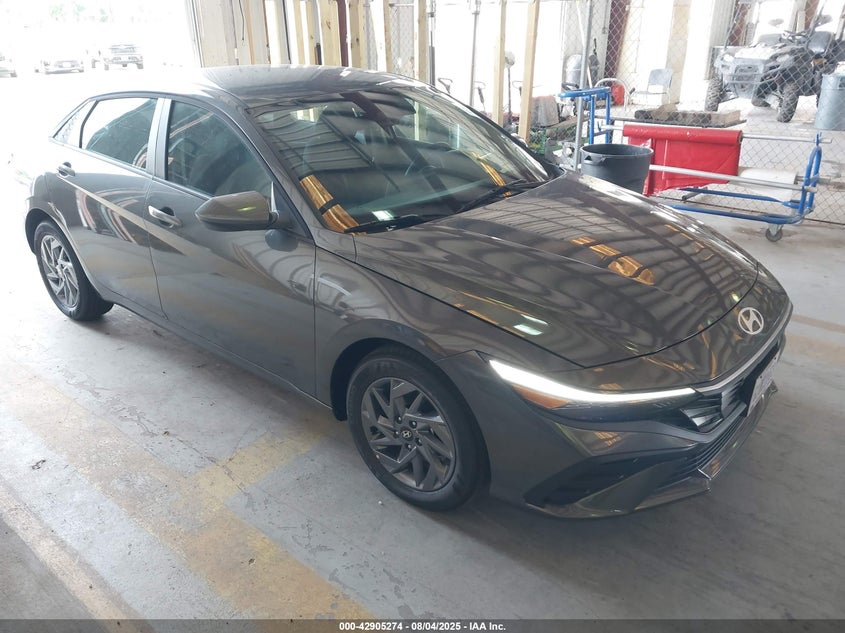 HYUNDAI ELANTRA BLUE