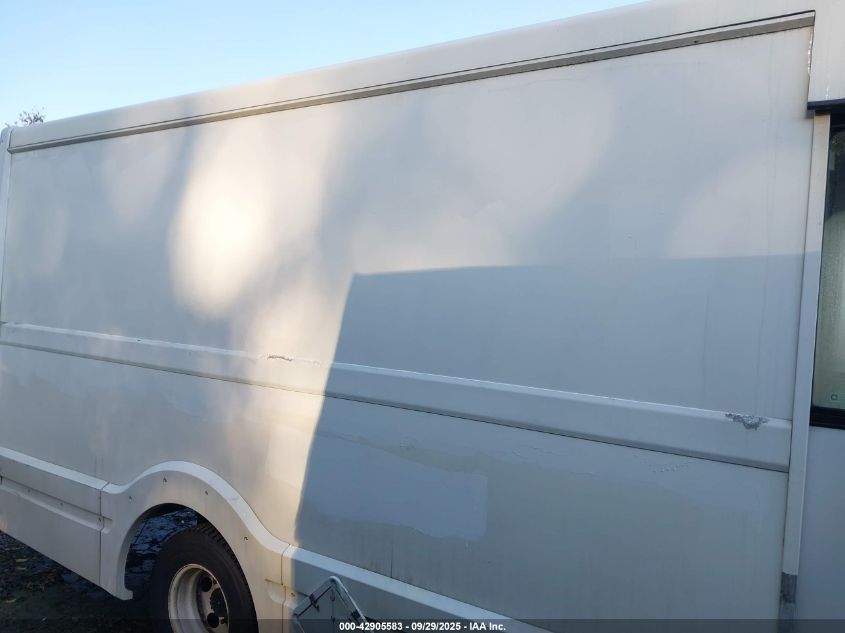 2018 Isuzu Reach VIN: JALB4T176J7W00832 Lot: 42905583